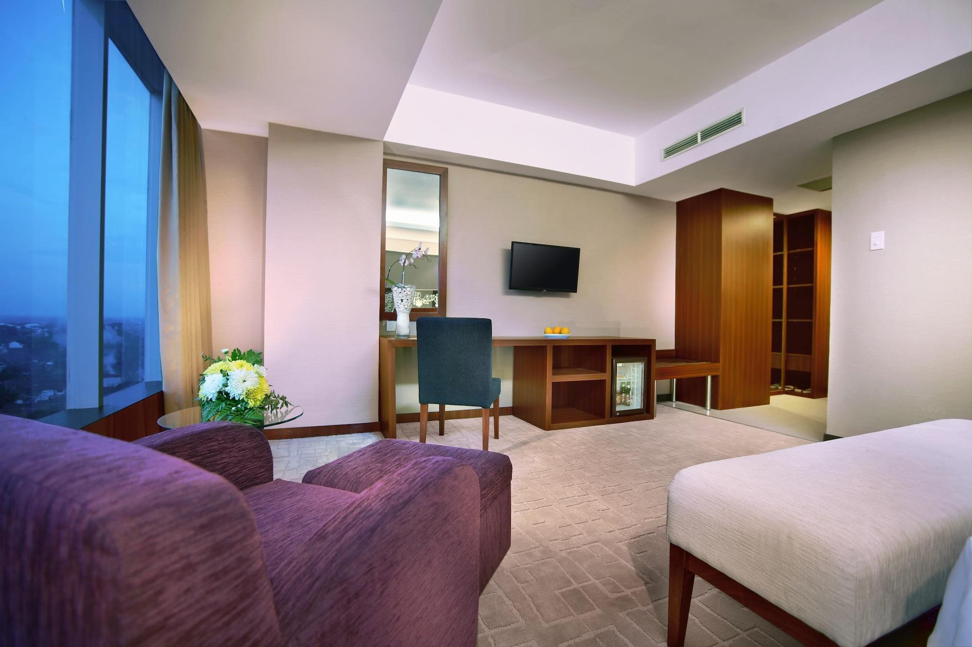 Aston Madiun Hotel & Conference Center Eksteriør billede