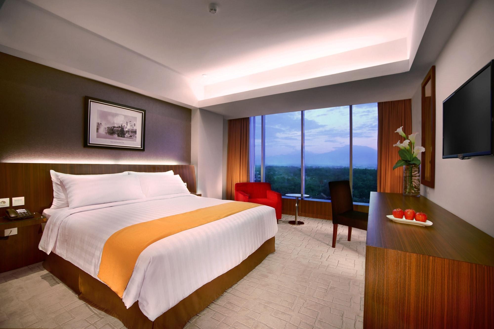 Aston Madiun Hotel & Conference Center Eksteriør billede