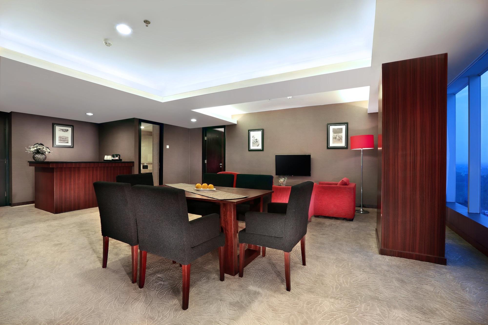 Aston Madiun Hotel & Conference Center Eksteriør billede