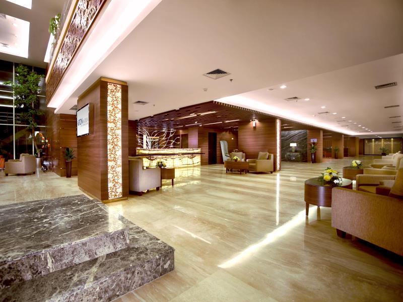 Aston Madiun Hotel & Conference Center Eksteriør billede