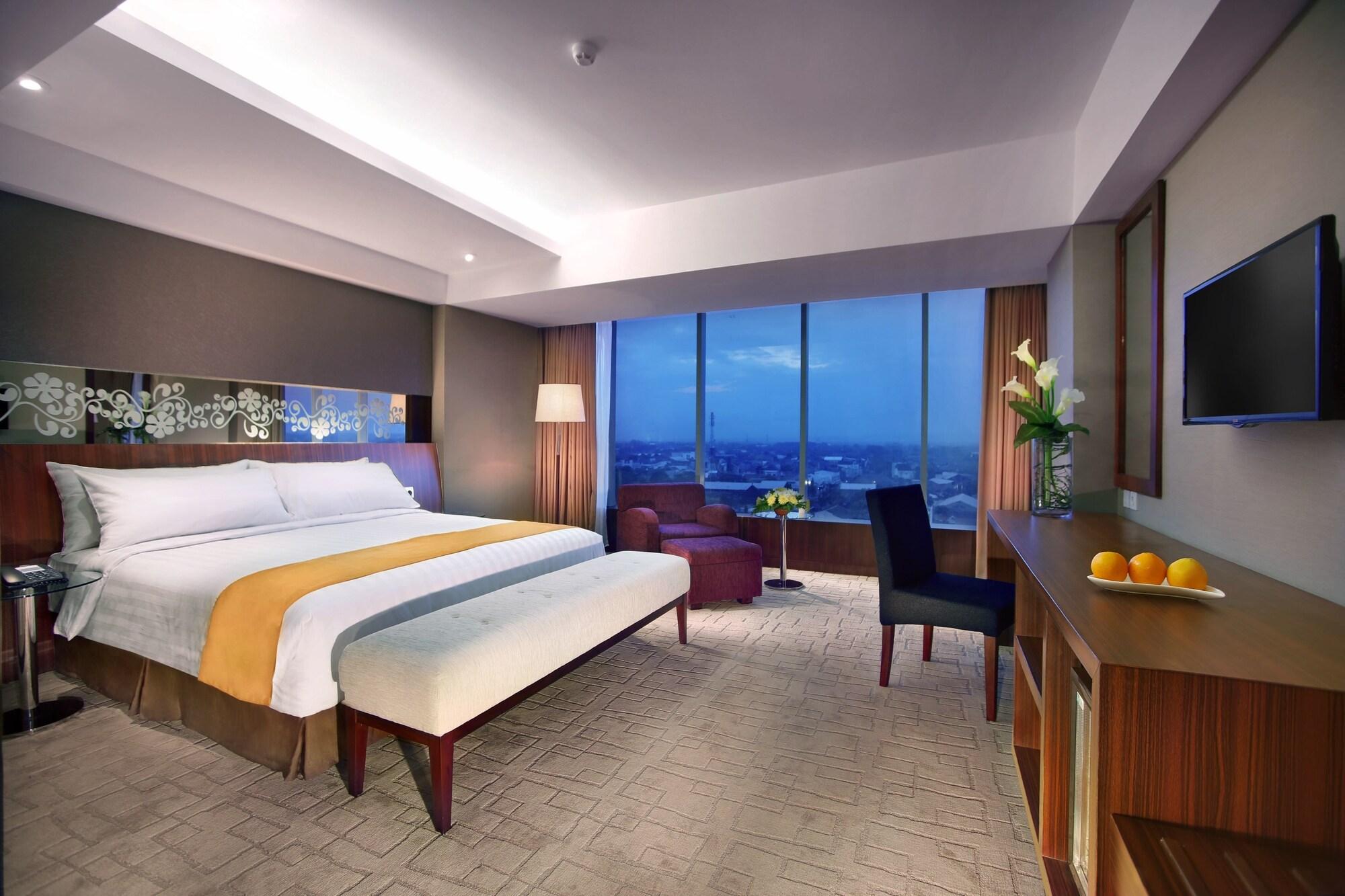 Aston Madiun Hotel & Conference Center Eksteriør billede