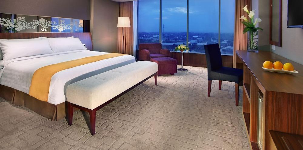 Aston Madiun Hotel & Conference Center Eksteriør billede