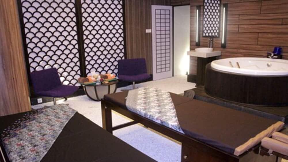 Aston Madiun Hotel & Conference Center Eksteriør billede