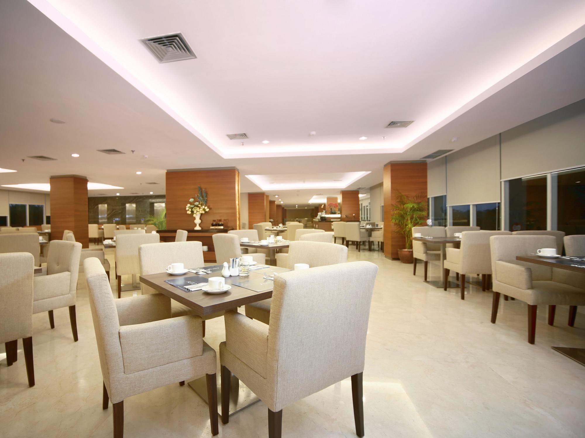 Aston Madiun Hotel & Conference Center Eksteriør billede