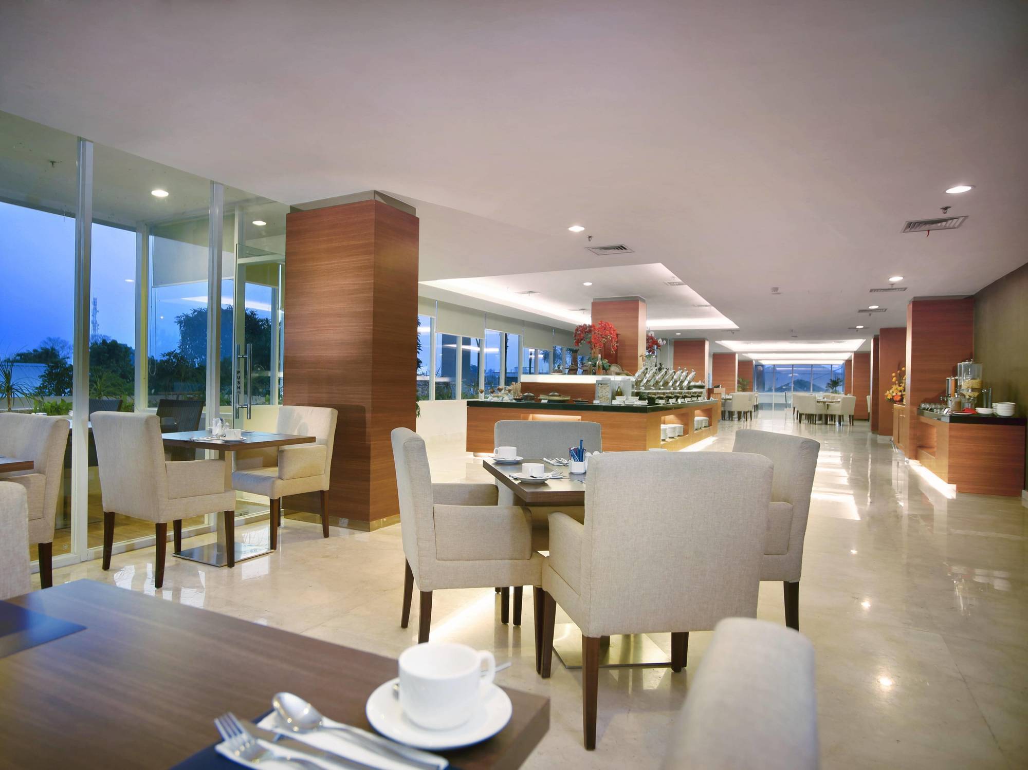 Aston Madiun Hotel & Conference Center Eksteriør billede