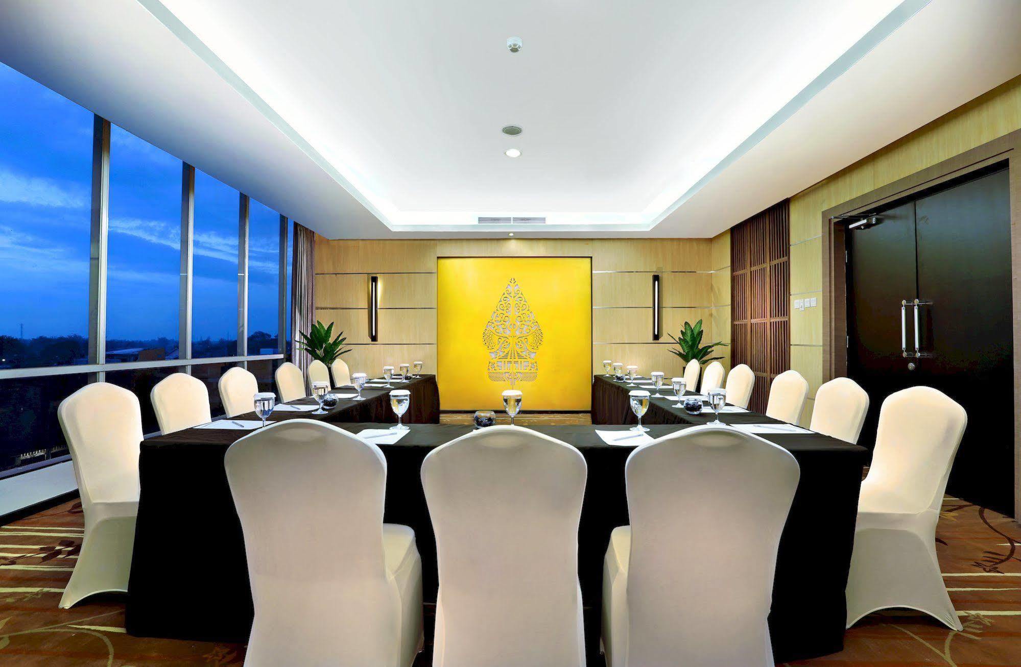 Aston Madiun Hotel & Conference Center Eksteriør billede